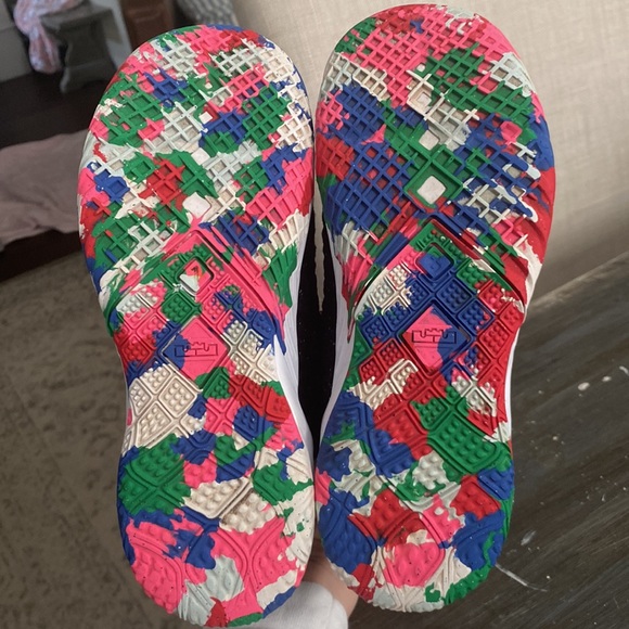 Boys Nike sneakers - Picture 8 of 9